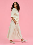 Paita: L / Hame: M - 170cm